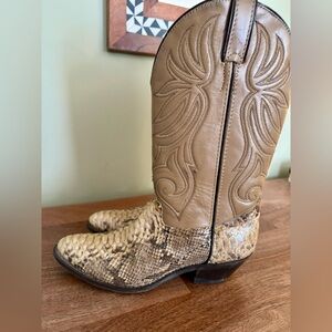 Women’s Laredo Genuine Snakeskin Cowboy Boots -  Size 9